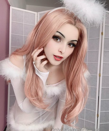 Annju Chan naked pornstar img