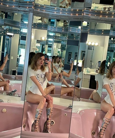 Dasha Nekrasova pornstar naked pictures