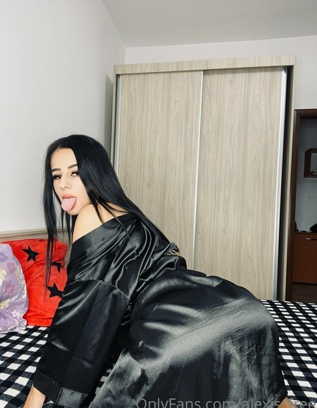 alexis free naked model picture