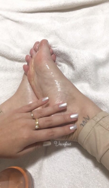 VeveFeet best pornstar pics