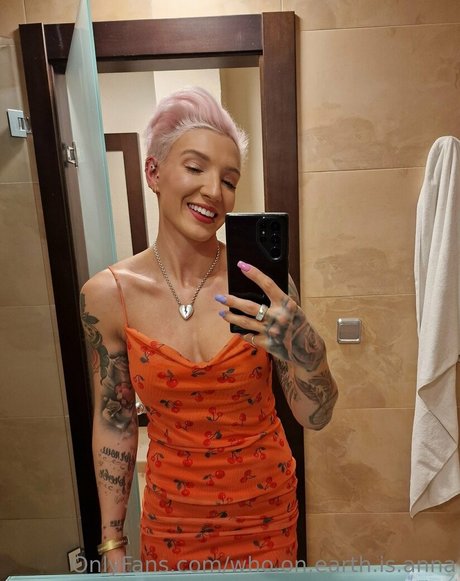 who on earth is anna exclusive model pic