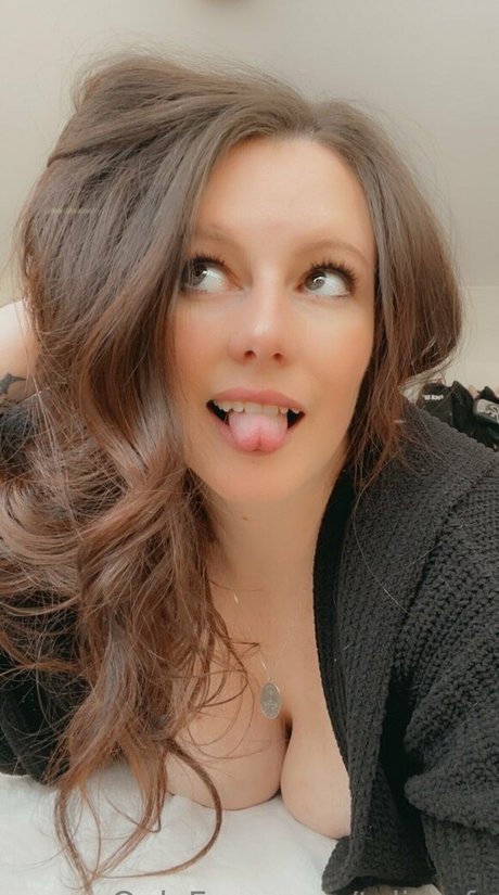 taliamfc erotic actress photo