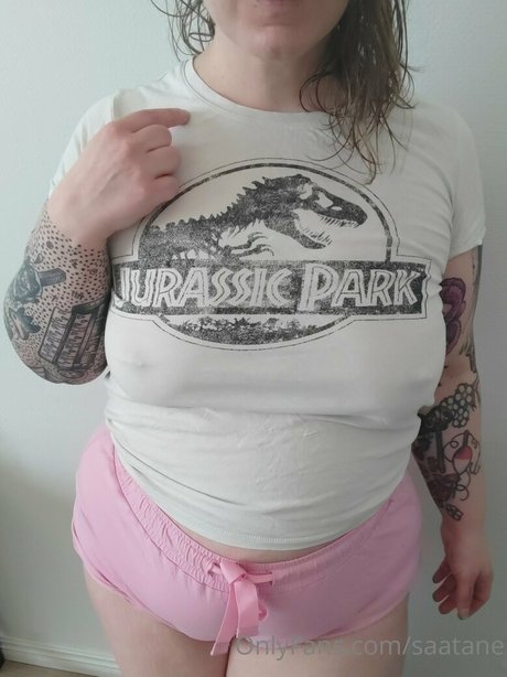 saatane pretty model img