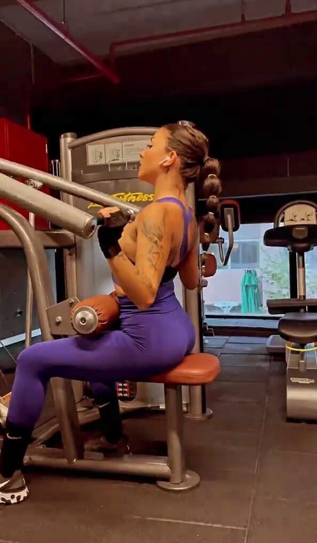 neskaranow exclusive model pic