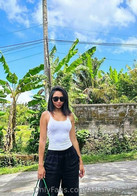 asian model hot actress pictures