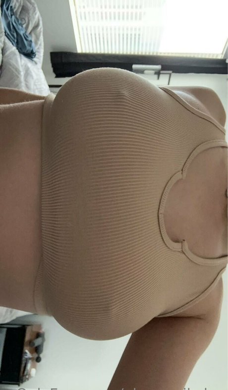 alannanikolee model hd photo