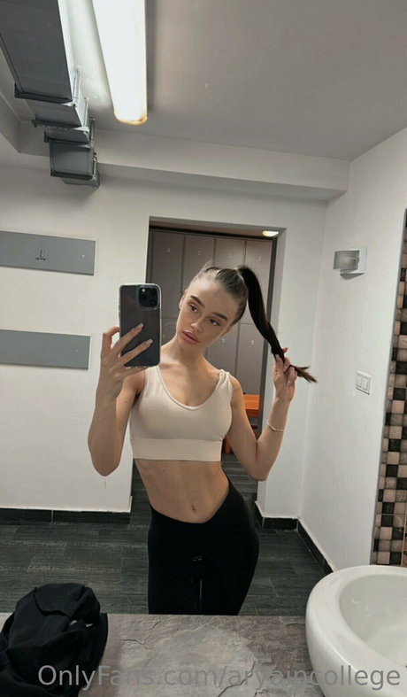 aryaincollege erotic model gallery