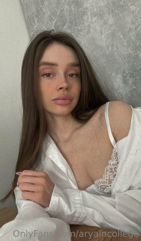aryaincollege nudes star picture