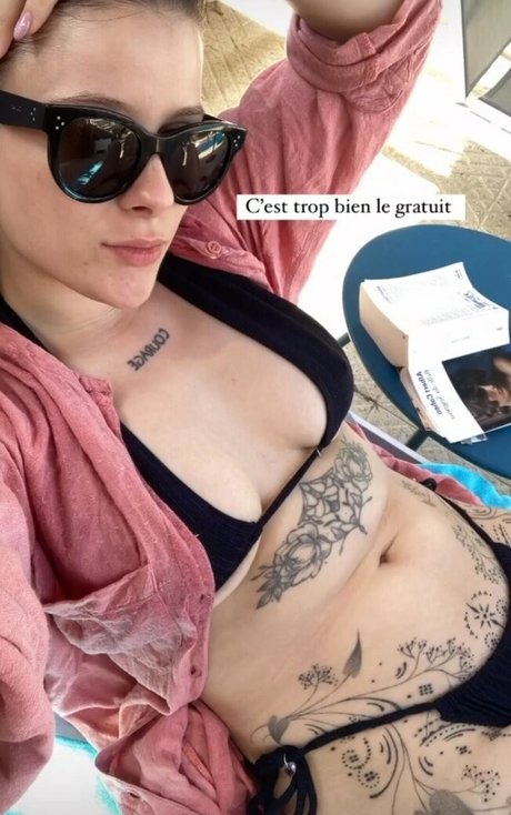 Aude a La Joie beautiful model picture