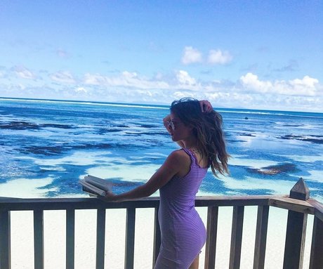 Aude a La Joie nice model image