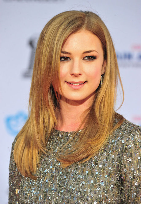 Emily VanCamp pornographic model picture