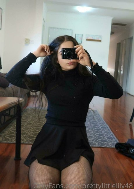 prettylittlelily48 top model picture