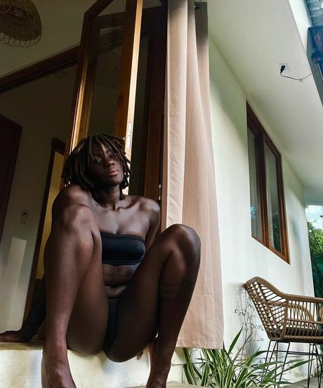 BinaNjikam xxx pornstar gallery