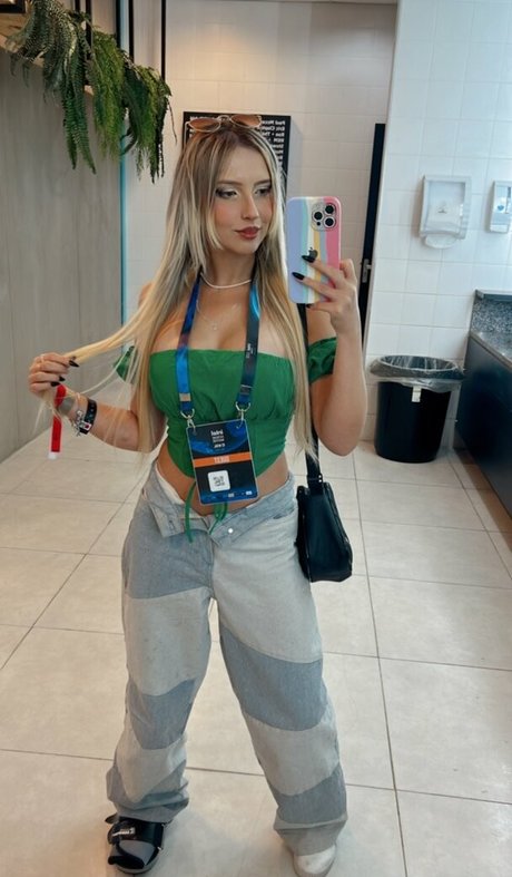 Isa Sudati star erotic pic