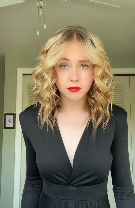 Kira Graceeee free pornstar archive