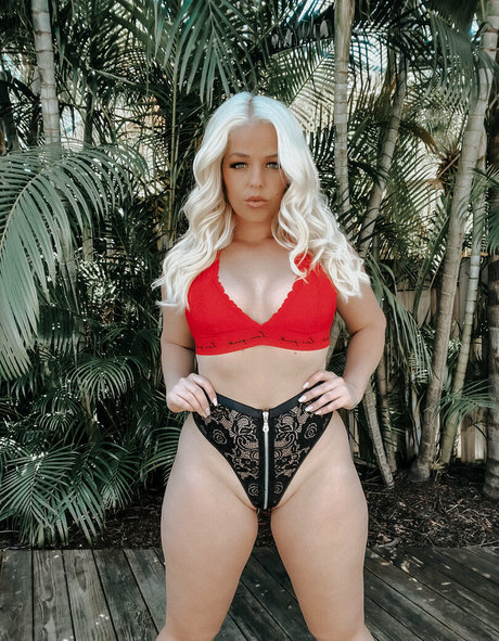 Danielle Nickerson pornstar nude pic