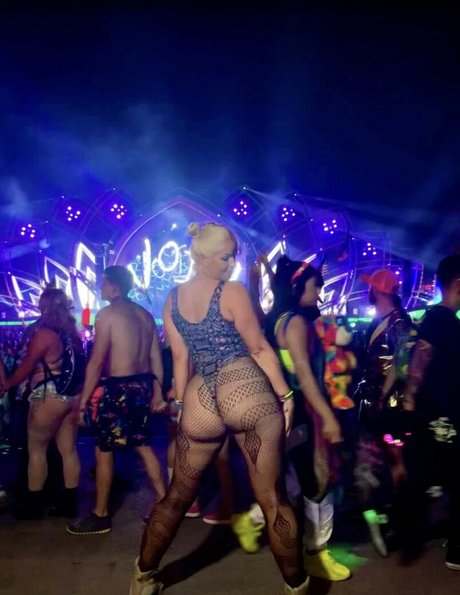 Danielle Nickerson model erotic image