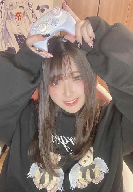 Yui Hiiragi porn model image