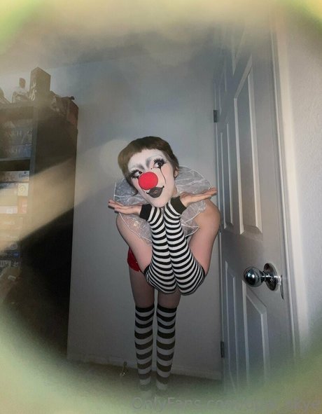 opal skye model naked image