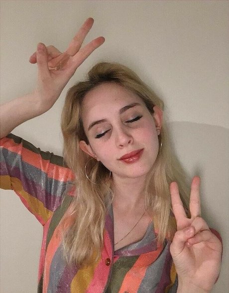 Mica Tenenbaum naked actress galleries