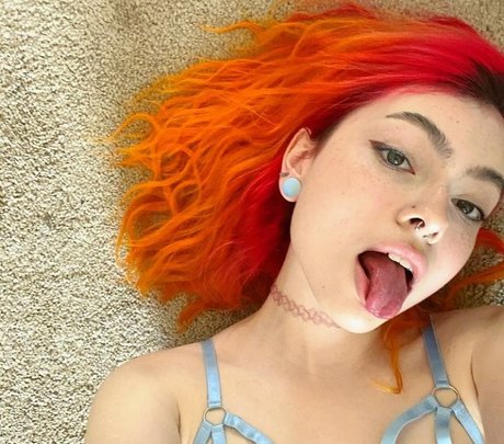 Snottea star erotic images