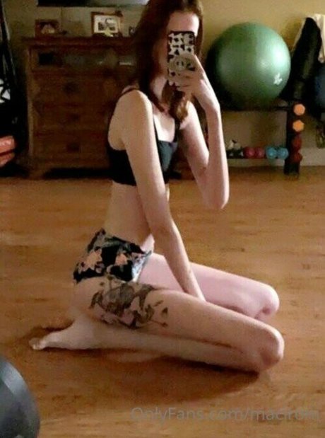 Maci Currin perfect model pictures