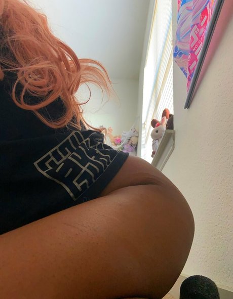 kiuwu model erotic images