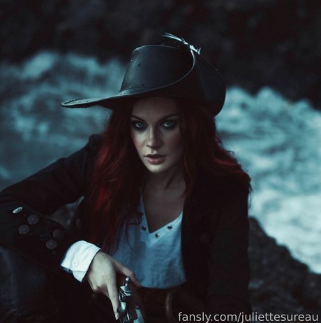 Juliettesureau star beautiful pics