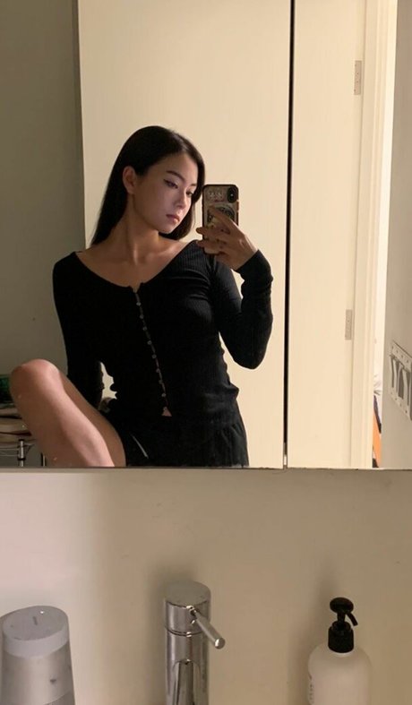 Lauren Tsai free pornstar gallery