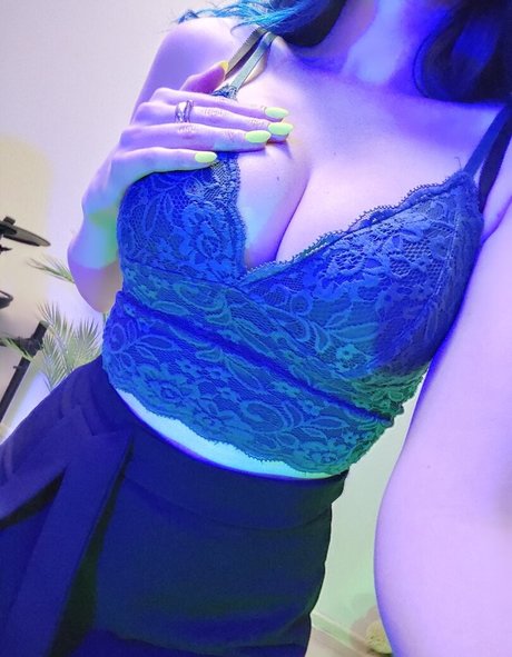 Lipisinkaaa pornstar hd gallery