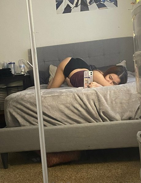 tinyrissy model high quality photos