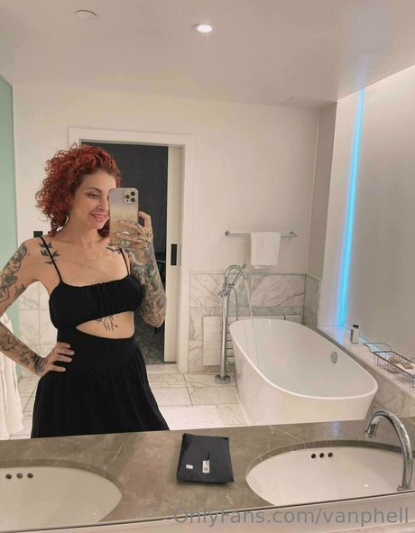 vanphell free model pictures