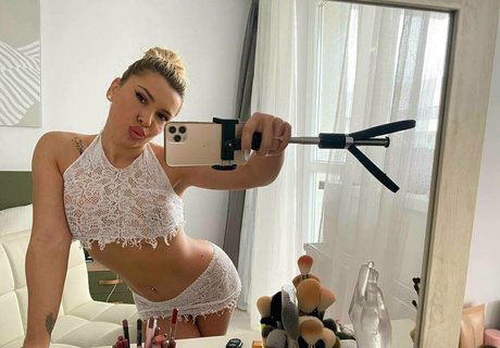 ivvydiamond star adult gallery