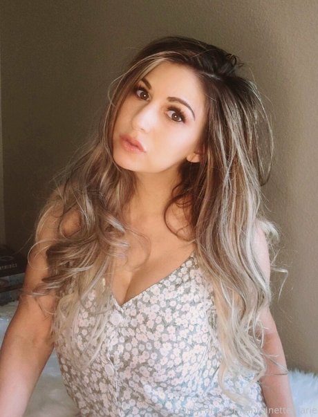 antoinettemarie star hot photo