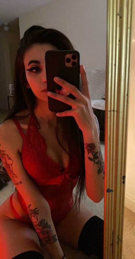 xrucial star erotic pictures