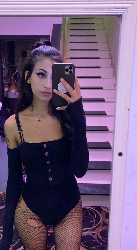 xrucial star high quality photo