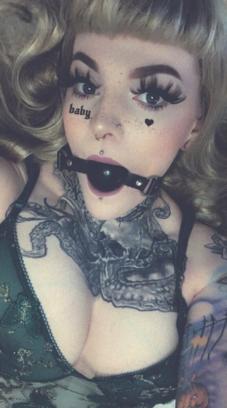 killaabees star hot photos