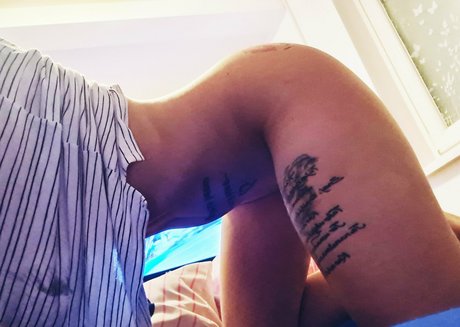 alittlebitpsycho98 perfect star galleries