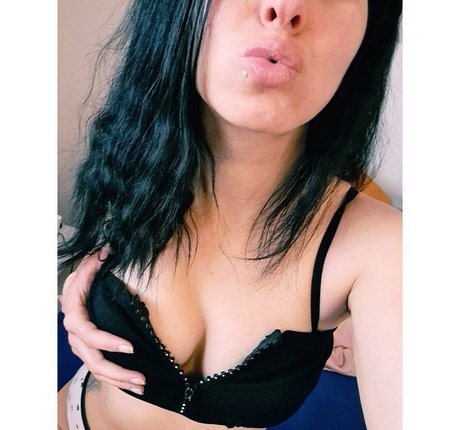 alittlebitpsycho98 hot star img