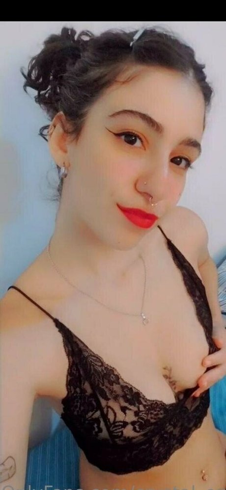 crystal one pretty model image