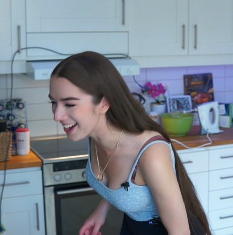 MissMikkaa model naked gallery