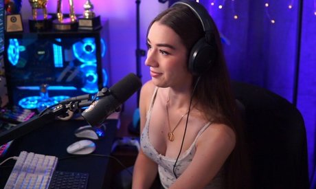 MissMikkaa beautiful model pic