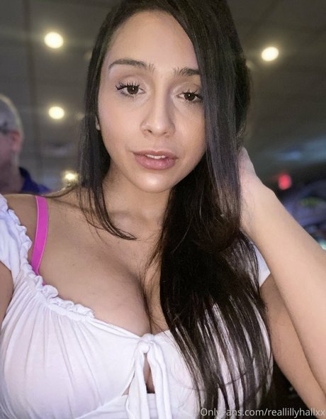 Lilly Hall best model picture