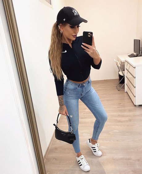 Julia Madaj exclusive star pic