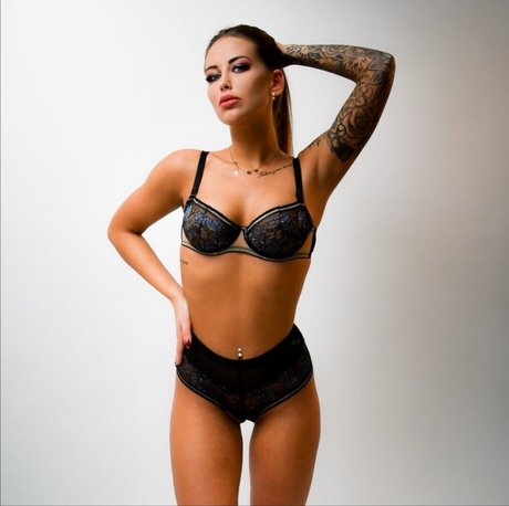 Julia Madaj hot pornstar pic