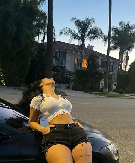 Amela Omor free model pic