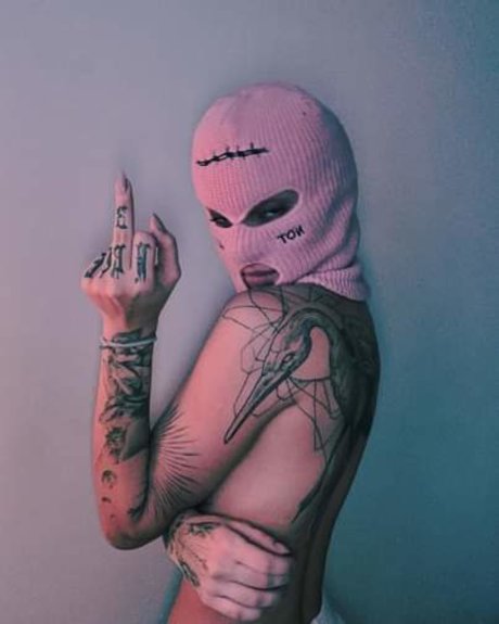 Pelinay Igit high quality model image