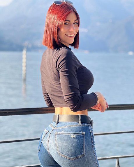 Carolina Dallari art actress galleries