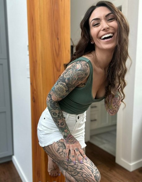 aliinwunderland beautiful pornstar img