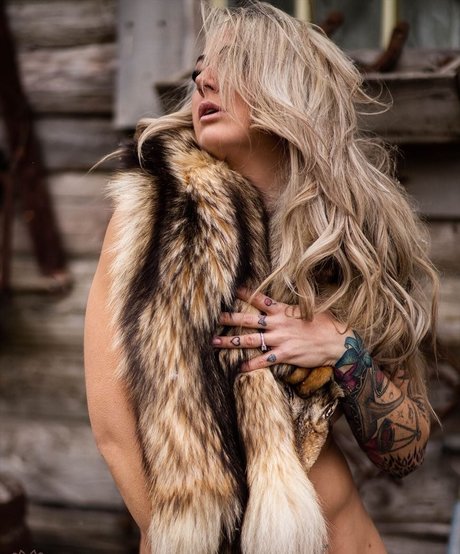 Kylie J Beech model top pic